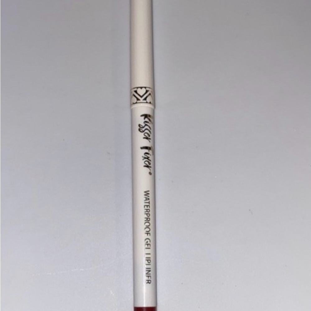 Belle Beauty by Kim Gravel Waterproof Gel Lip Liner Pencil - Shade: True Red